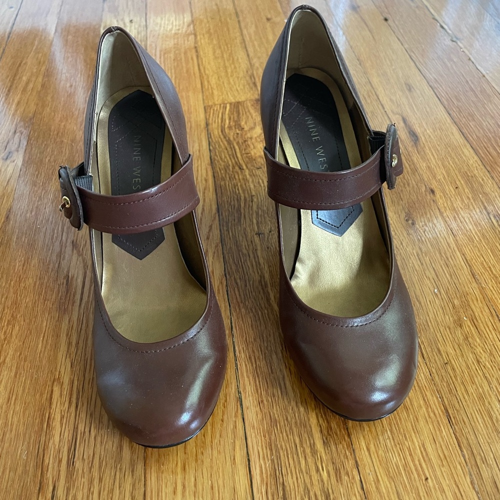 Burnt Brown Nine West strapped heel